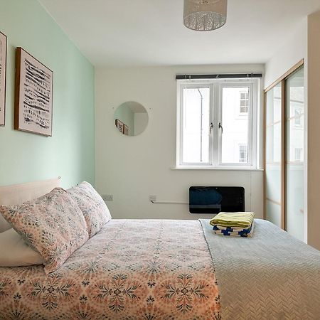 Luxury 2 Bedroom City Centre Apartment - Secure Parking - Amazing Location! Canterbury Bagian luar foto