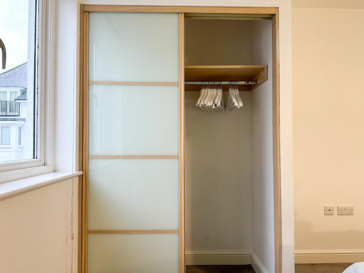 Luxury 2 Bedroom City Centre Apartment - Secure Parking - Amazing Location! Canterbury Bagian luar foto