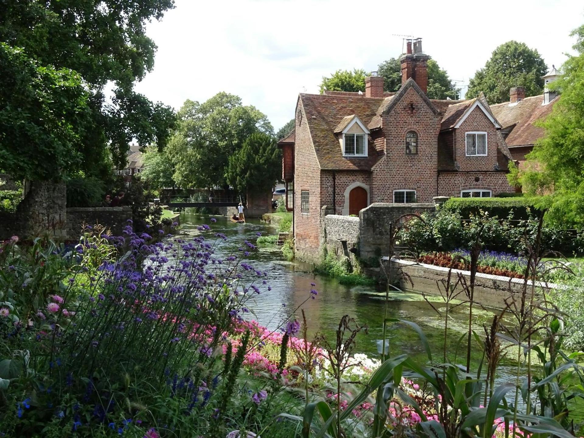Luxury 2 Bedroom City Centre Apartment - Secure Parking - Amazing Location! Canterbury Bagian luar foto