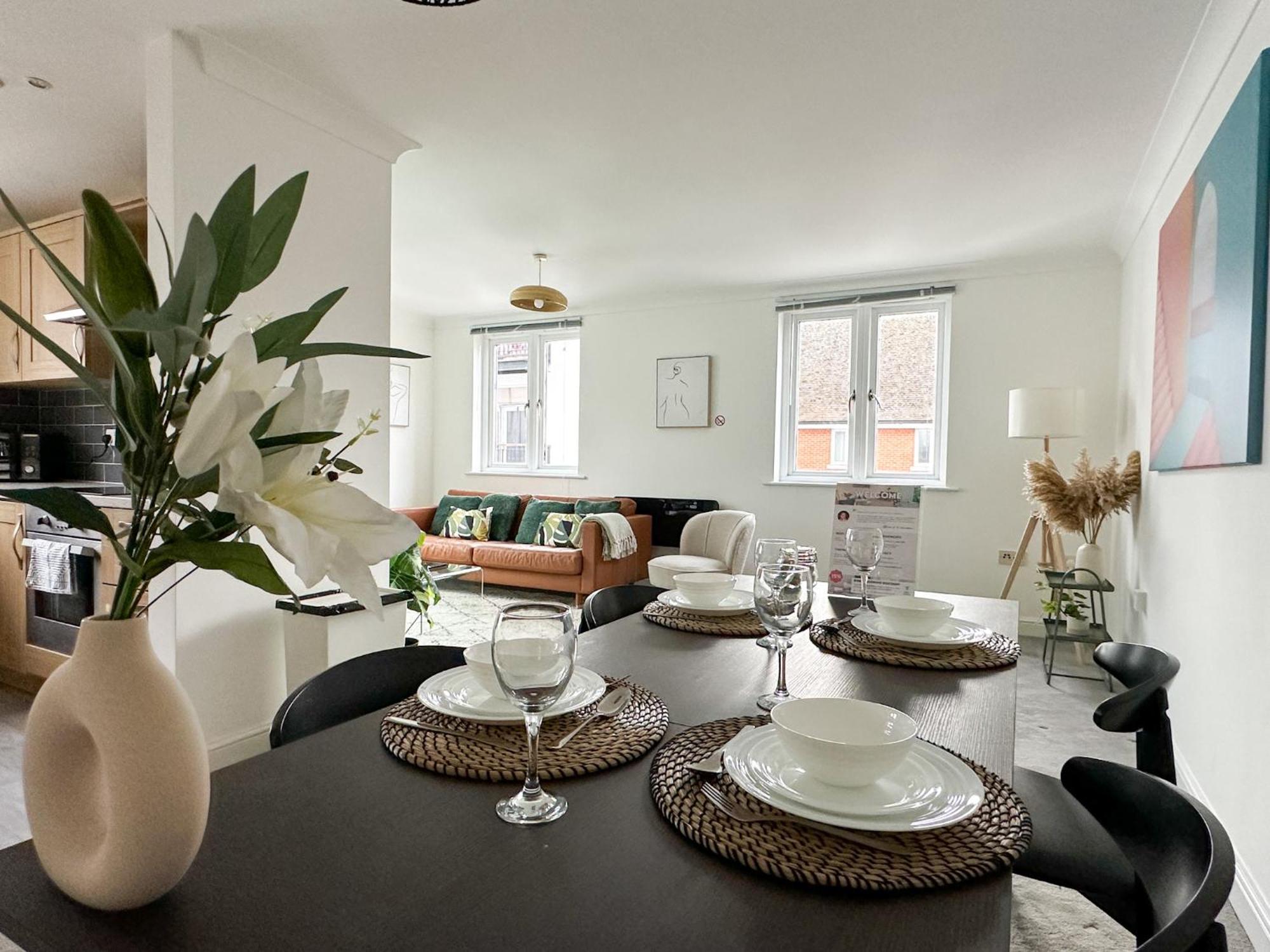 Luxury 2 Bedroom City Centre Apartment - Secure Parking - Amazing Location! Canterbury Bagian luar foto